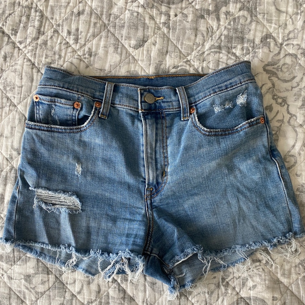 Levi’s Lightwash Short